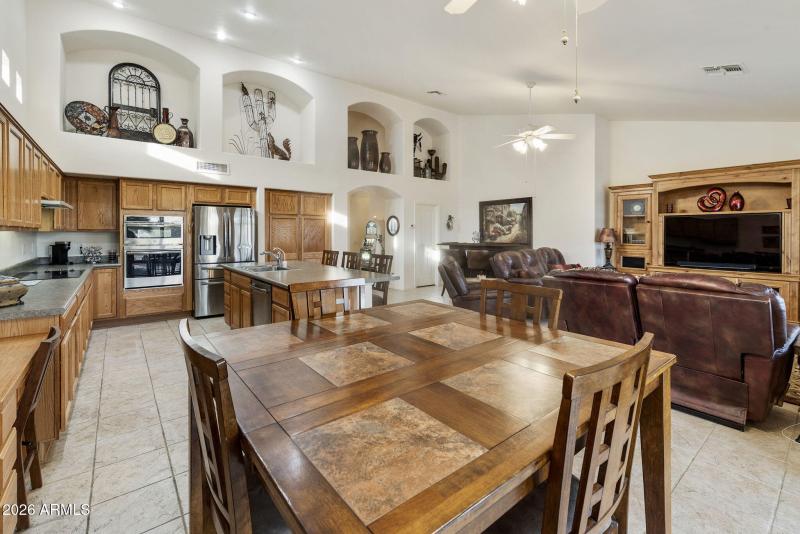 Eat-in kitchen off Family Room
