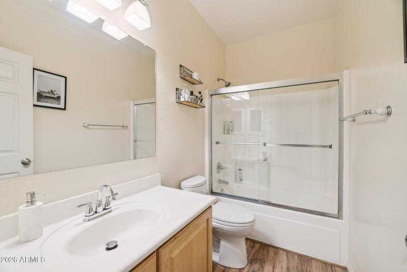 Full Bath – Tub:shower