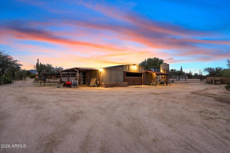 Barn & Corral Layout