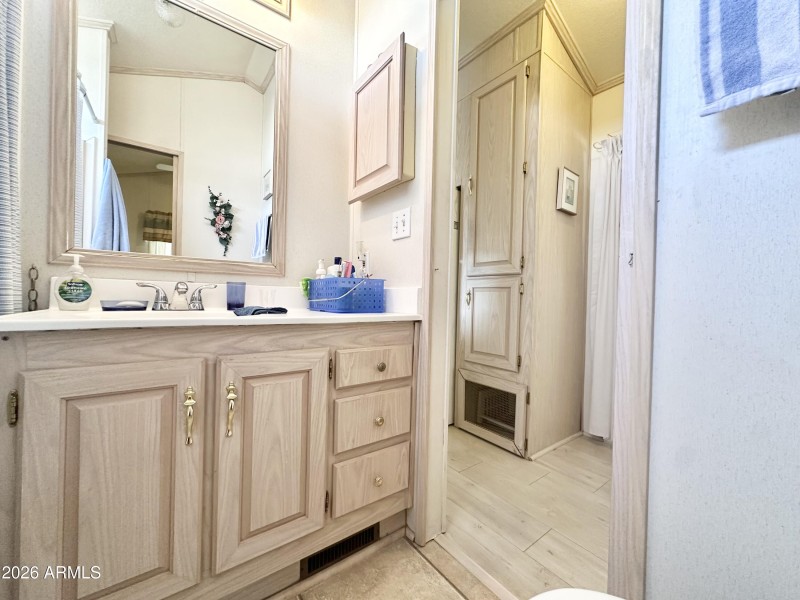 SIZABLE VANITY