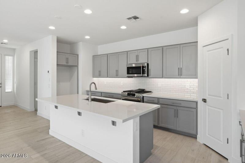 hj-az-phoenix-parkside-rio-vista-35-1-lo