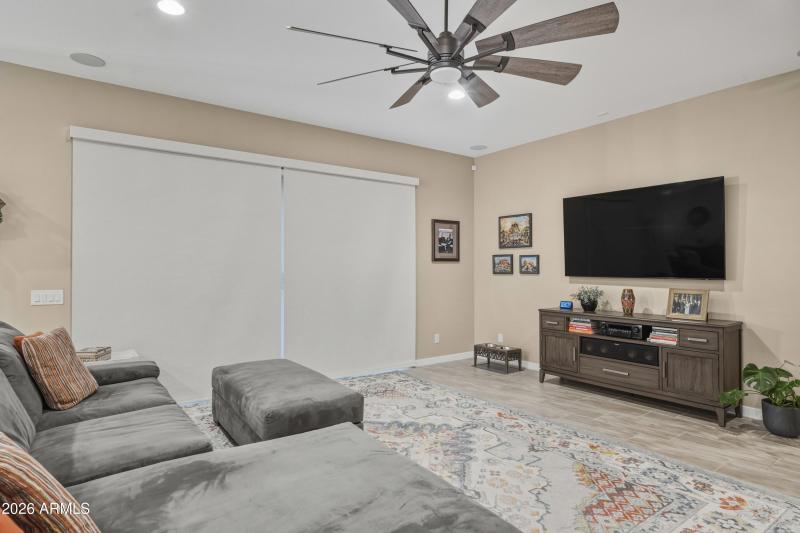 12_8e995df8-eb85-43bf-a255-d1789371ed78_