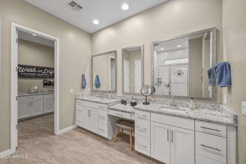 18_99dec553-a638-4569-93a6-8d54f9b16429_