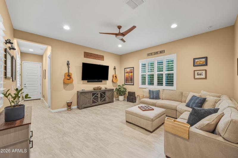 20_f4fe23df-cb3c-4c70-aedb-ebd0341256ef_