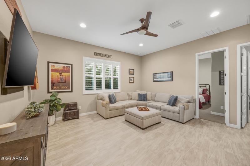 21_ef53bdd9-1b81-4974-af59-550b6071d93b_