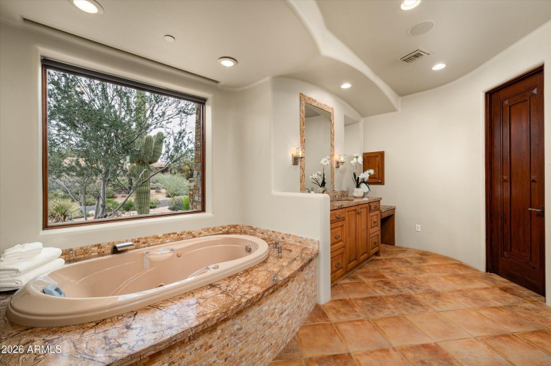 Master Tub abd Vanity 1