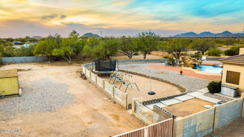 RV gate and tons of space for everything