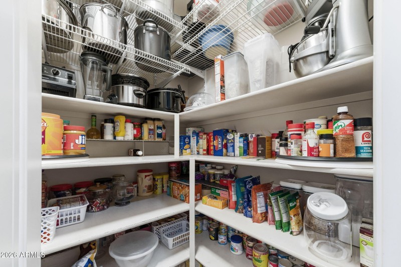 Walk in pantry