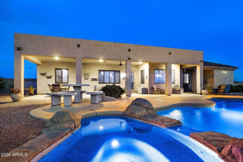 Large Patio with shades