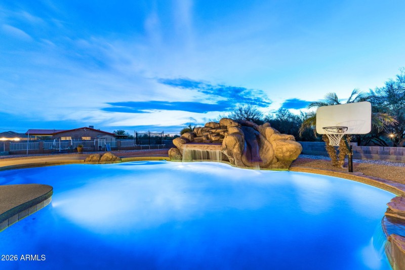 033___1104 N Mountain Rd