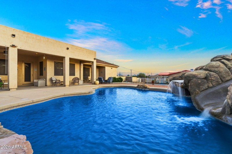 035___1104 N Mountain Rd