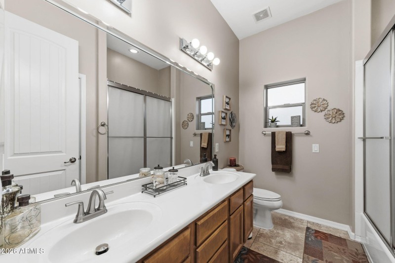 Guest Bath with dual sinks
