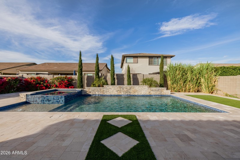 Resort-style Pool & Spa