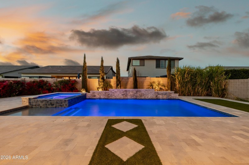 Resort-style Pool & Spa