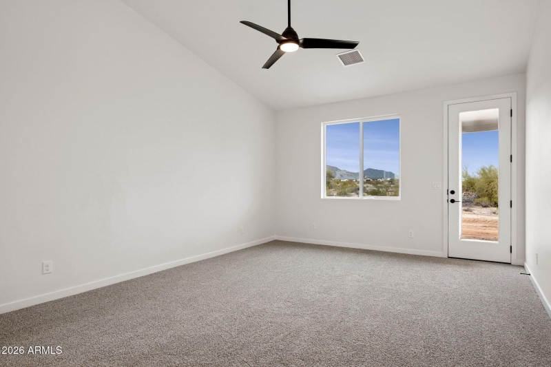 18-web-or-mls-20122-w-hazelwood-st