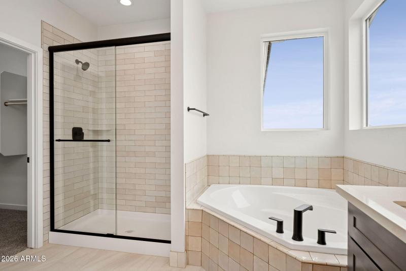 24-web-or-mls-20122-w-hazelwood-st