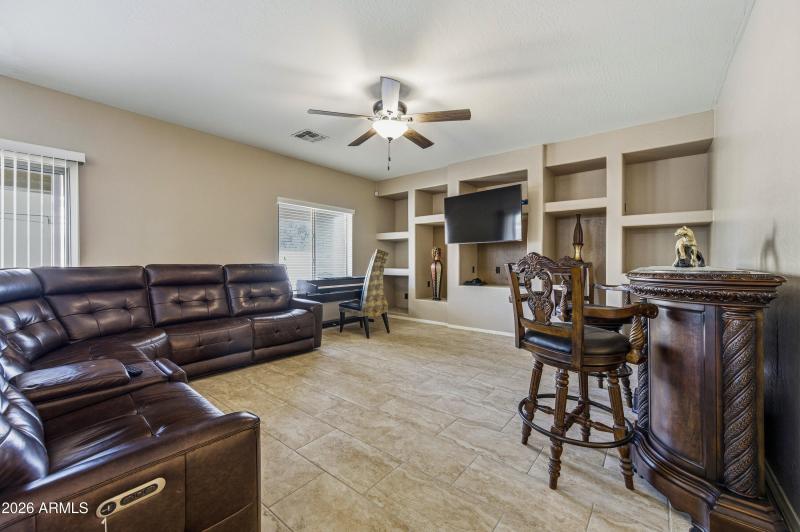 35834 W Cartegna Ln-16