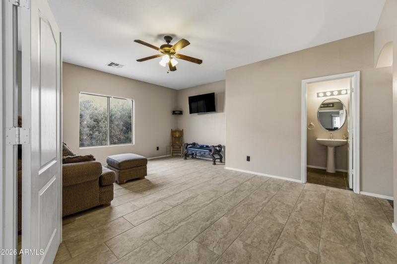 35834 W Cartegna Ln-17