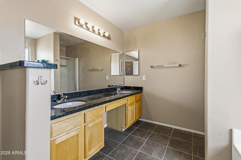 35834 W Cartegna Ln-33