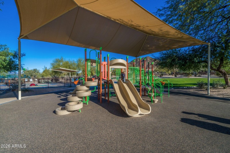 Las Sendas Amenities