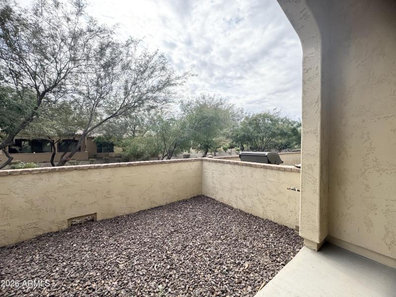 Backs to Common Area