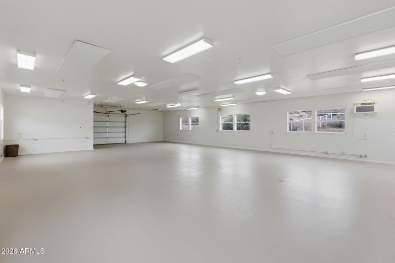 77-Garage Interior (2)