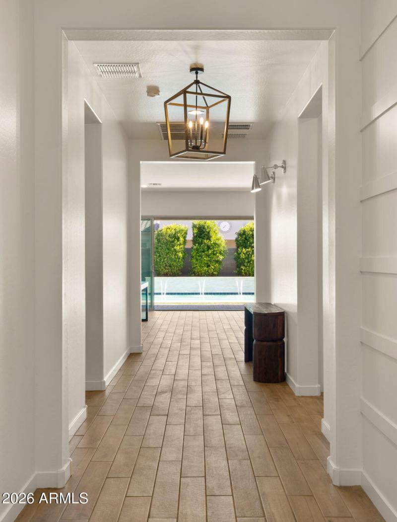 5-web-or-mls-Foyer View