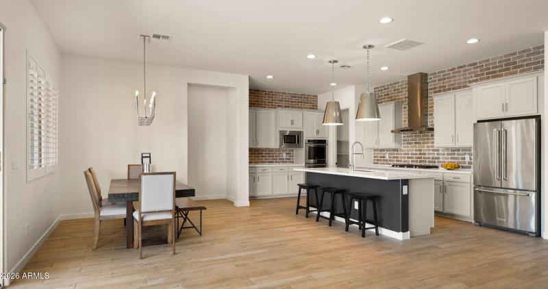 9-web-or-mls-Kitchen1