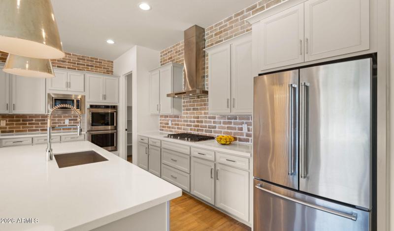 12-web-or-mls-Kitchen4