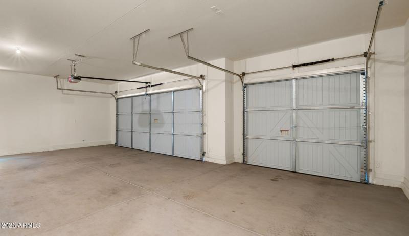 25-web-or-mls-Garage Interior