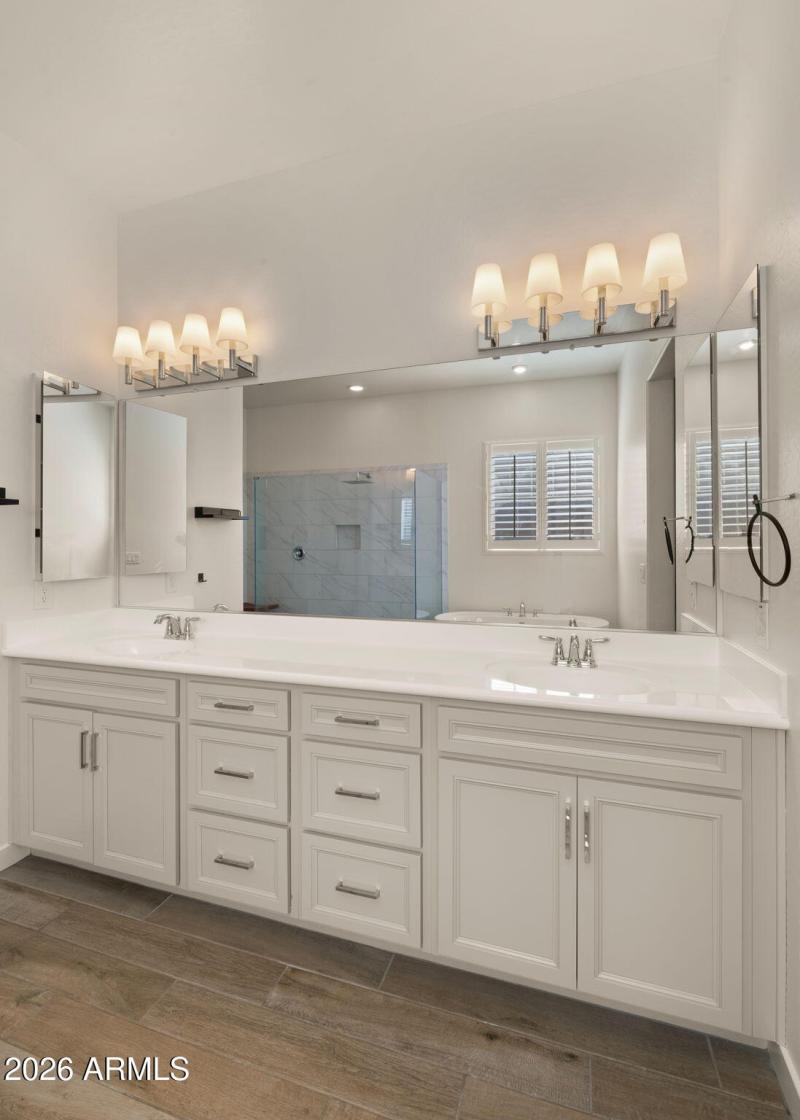 30-web-or-mls-Primary Bedroom6