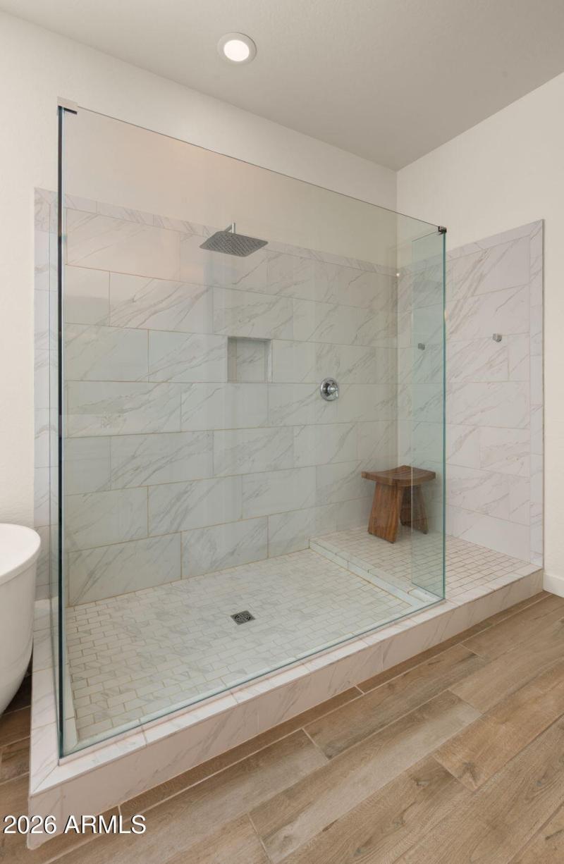 33-web-or-mls-Primary Bedroom8