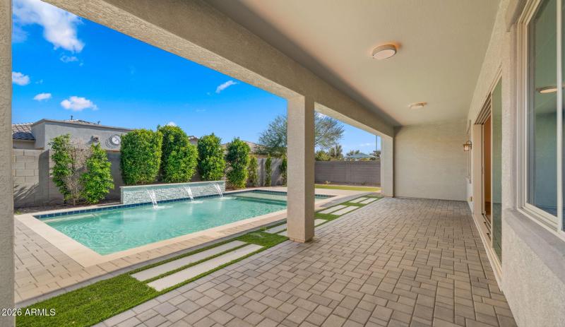 39-web-or-mls-Backyard3