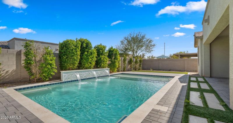 40-web-or-mls-Backyard4