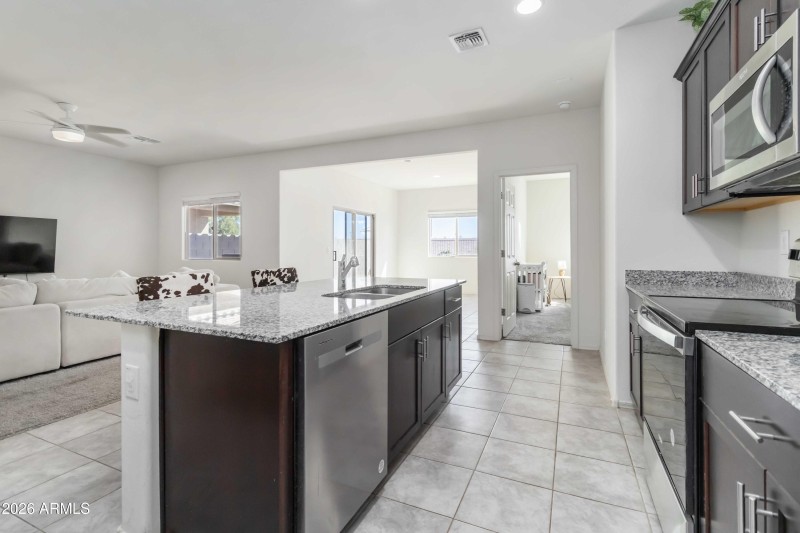 Kitchend with plenty of cabinets