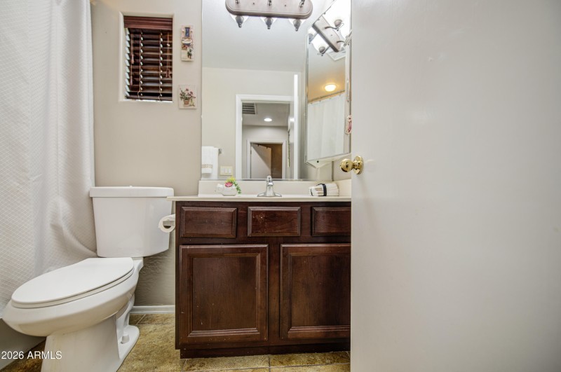 Bathroom 2-pic 1