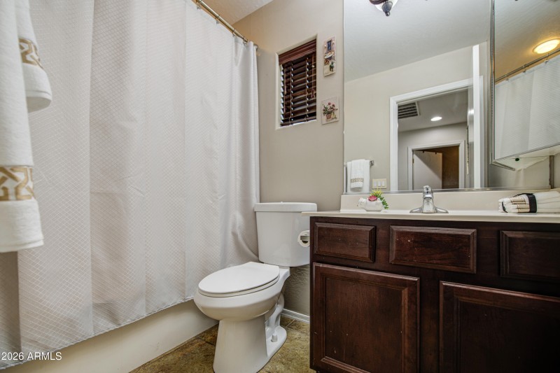 Bathroom 2-pic 2