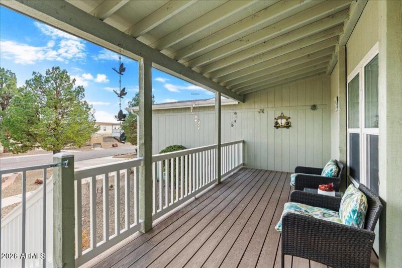 05-Front Covered Deck