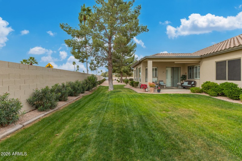 38 HOA Maintained Yards