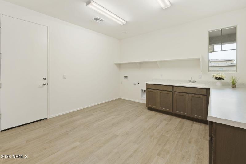 LAUNDRY ROOM / HOBBY ROOM