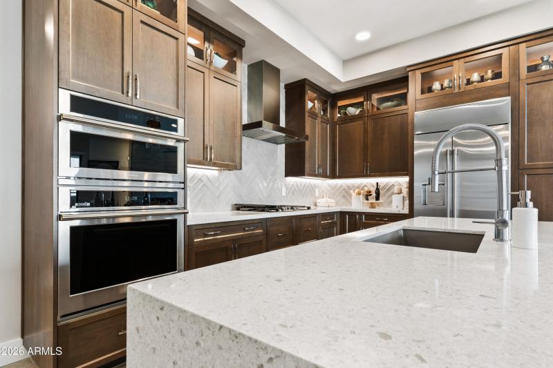 TheLuxeValentino5mb-00511