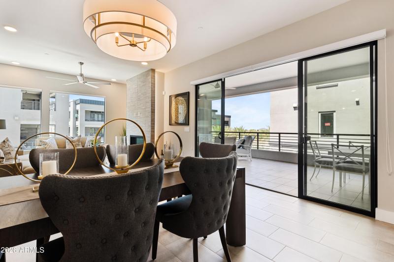 TheLuxeValentino5mb-00461