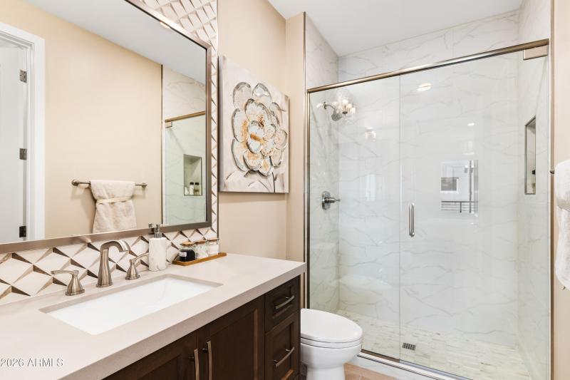 TheLuxeValentino5mb--3