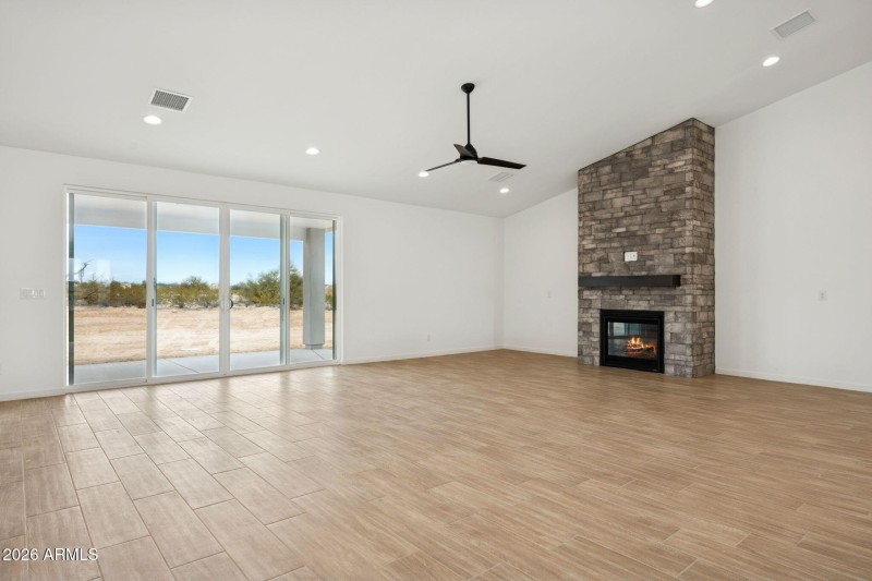 8-web-or-mls-20136-w-hazelwood-st