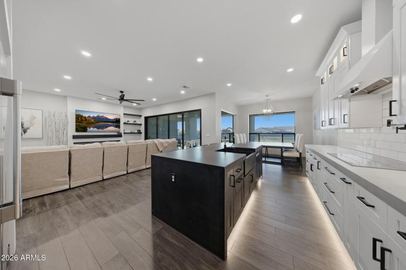 Upgraded kitchen throughout