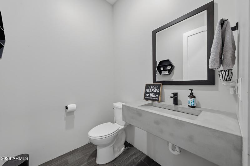 Main Bath in front entrance hallway