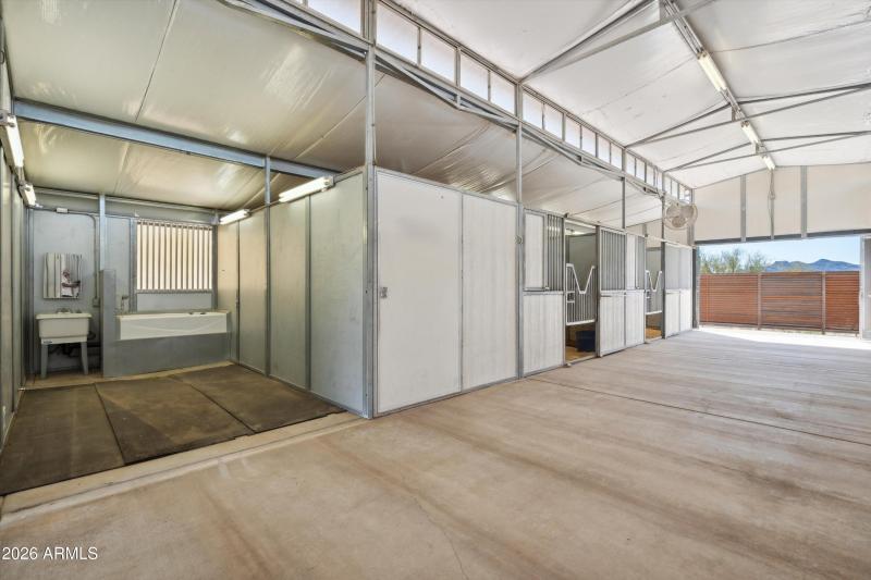 6 Stalls, Wash Rack, Tack, Breezeway