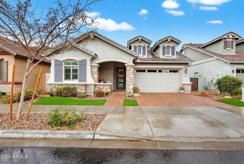 1-web-or-mls-large-019c5d1b-15a3-7324-8c