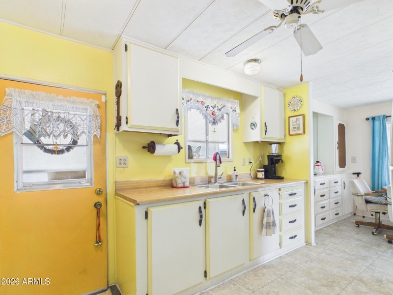 CAM03379G0-PR0179-STILL002