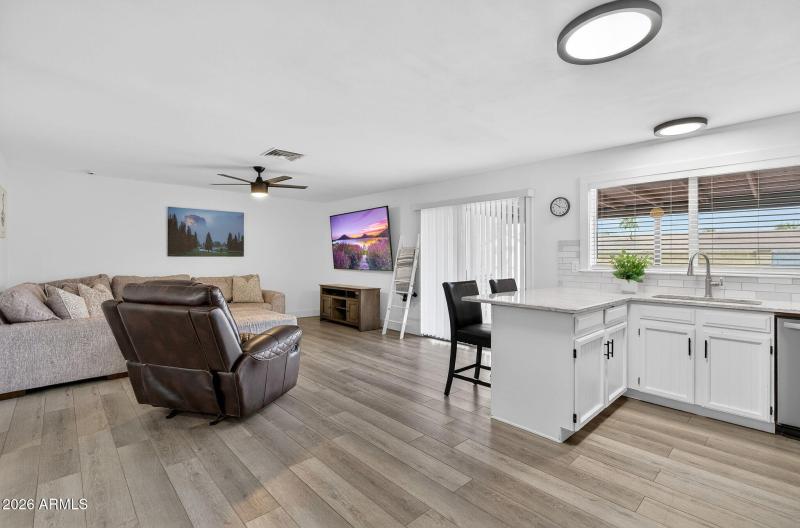 8-web-or-mls-17E Hopi Ave